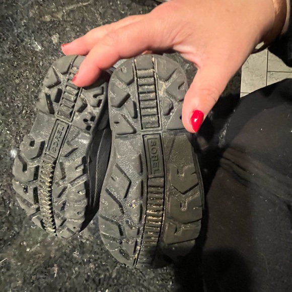 VGUC Sorel boots - Picture 3 of 5